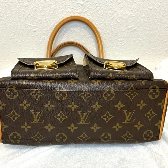 Louis Vuitton Manhattan excellent used condition below appraisal for quick sale - Picture 3 of 13